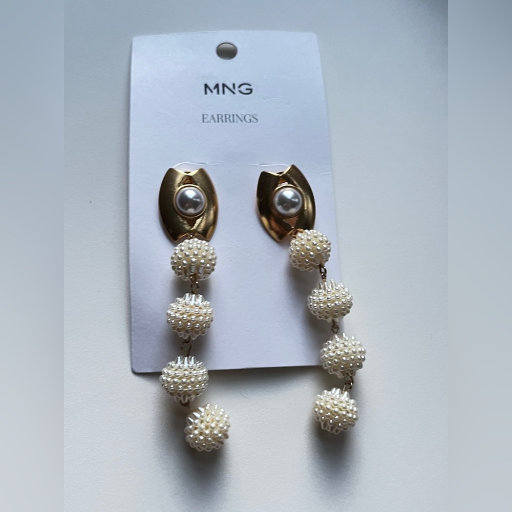 Mango Gold and Cream Beaded Earrings